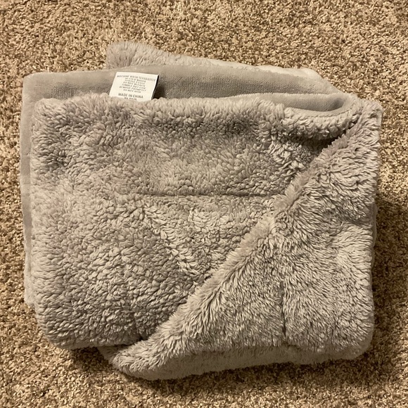 Other - Sherpa lined throw blanket ❄️